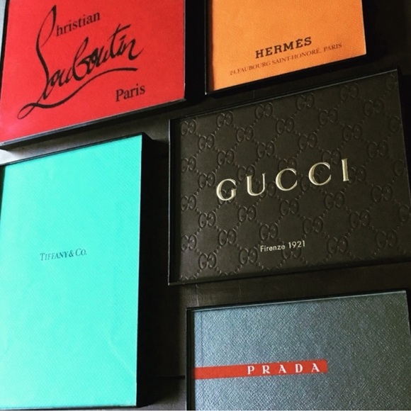 Custom framed wall art from authentic luxury brands 🖼️ 🛍️ - Picture 4 of 7